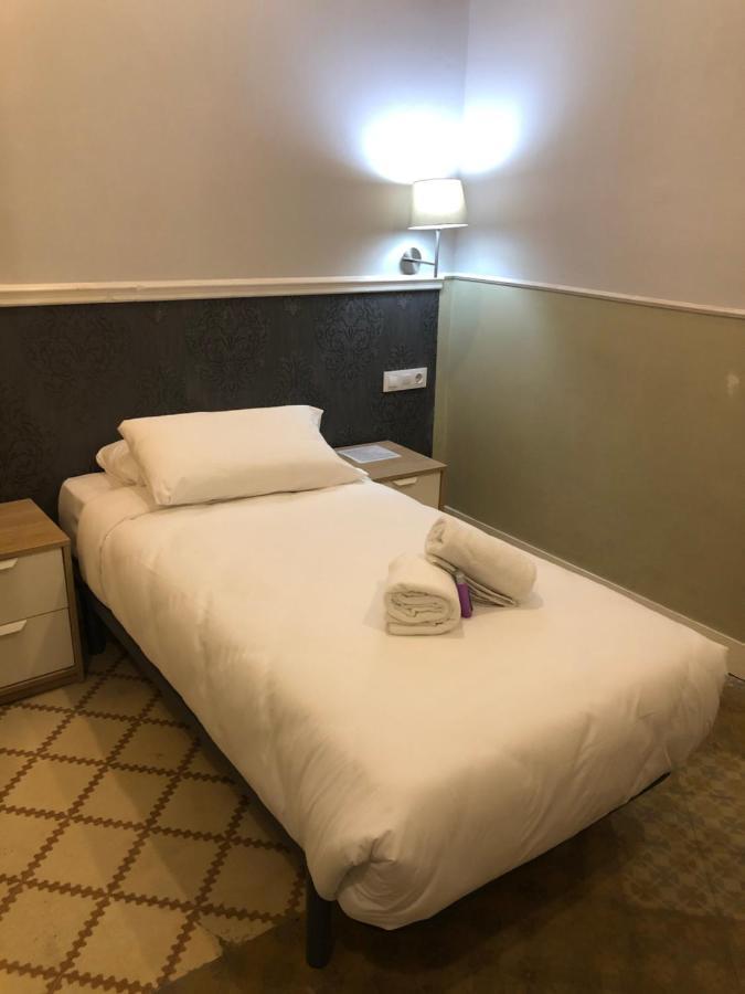 Hostal Medea Barcelona Buitenkant foto