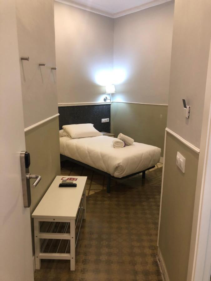 Hostal Medea Barcelona Buitenkant foto