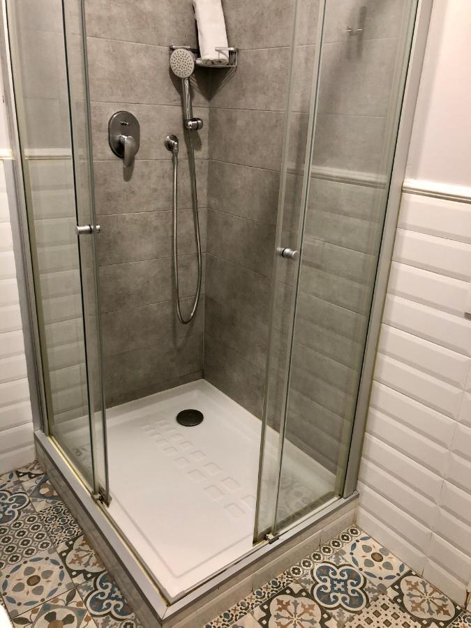 Hostal Medea Barcelona Buitenkant foto